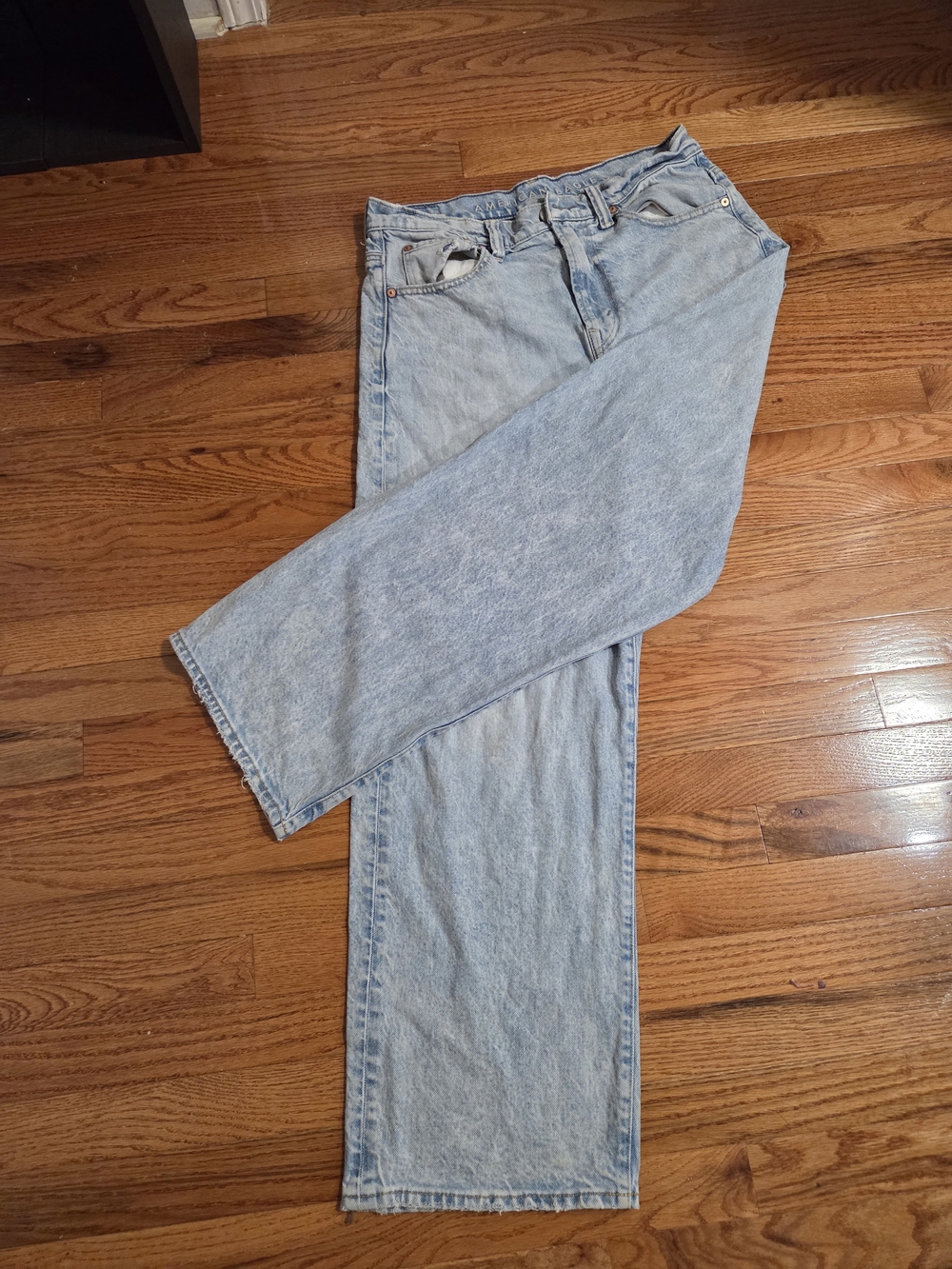 American Eagle Outfitters Light Wash Baggy Jeans